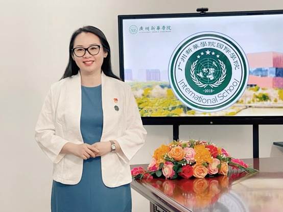 图片包含 人, 女人, 室内, 桌子AI 生成的内容可能不正确。