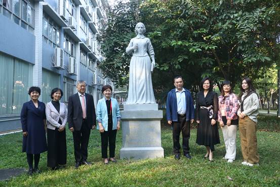 5.揭幕仪式合照 陈妍