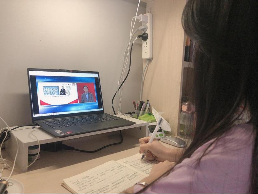 我校组织师生同上四史思政大课